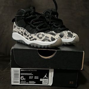 NEW Jordan 11 Animal Instinct Toddler
6C DO3856-010 Air Retro Infant Black
Whit